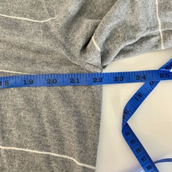 Banana Republic Mens's Large Sweater Silk Cashmere Blend Gray Stripe V-Neck - Picture 9 of 10